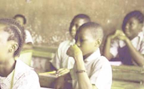 如何給九年級(jí)中學(xué)生寫(xiě)評(píng)語(yǔ)-初中生評(píng)語(yǔ)