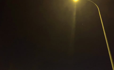 路燈的快樂-六年級(jí)作文