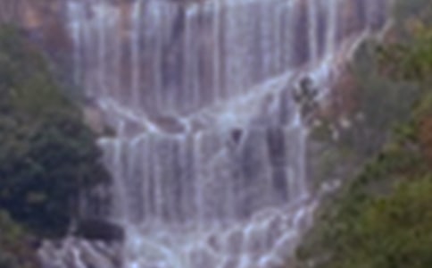 描寫瀑布的優(yōu)美段落精選