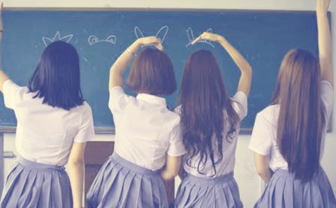 ����Ʒ��ͬ�W(xu��)����Ո��ģ�弯�\8ƪ