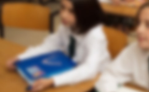 �P(gu��n)�ڶ�ʮ����С�W����������700�֣����x3ƪ��