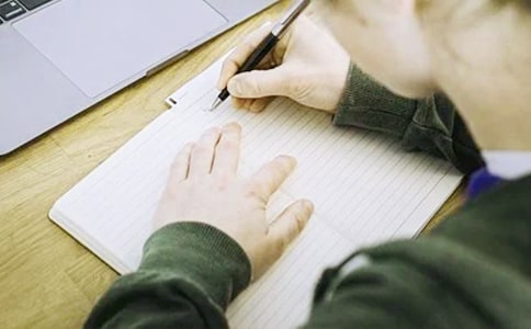 人教版五年級(jí)下冊(cè)第一單元作文:給遠(yuǎn)方小朋友寫信